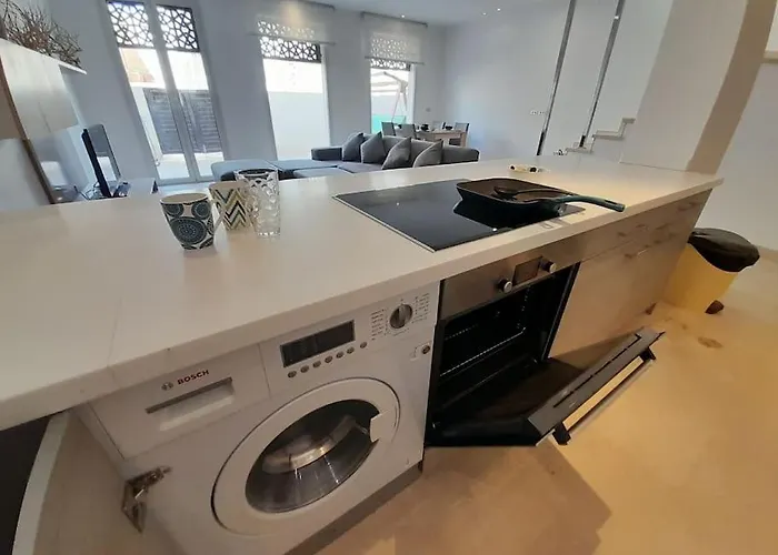 Nayah Stays, Beautiful 3-bedroom Vacation * الغردقة